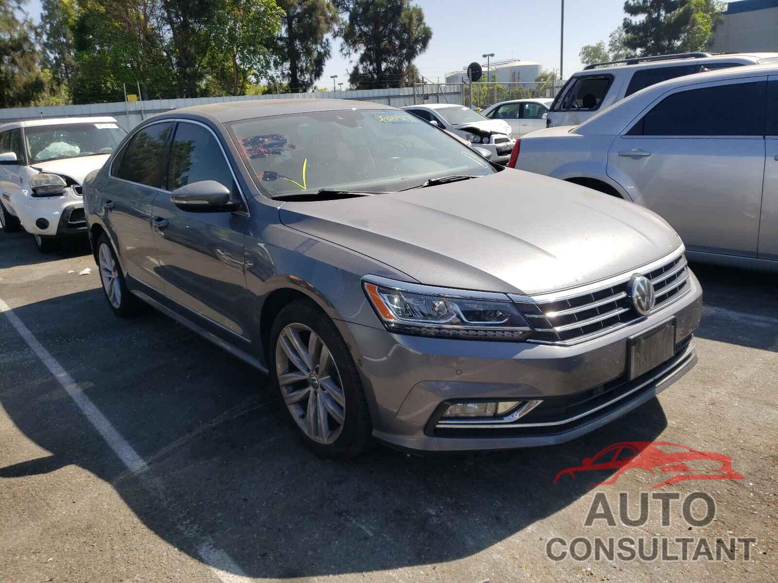 VOLKSWAGEN PASSAT 2018 - 1VWCA7A31JC004213