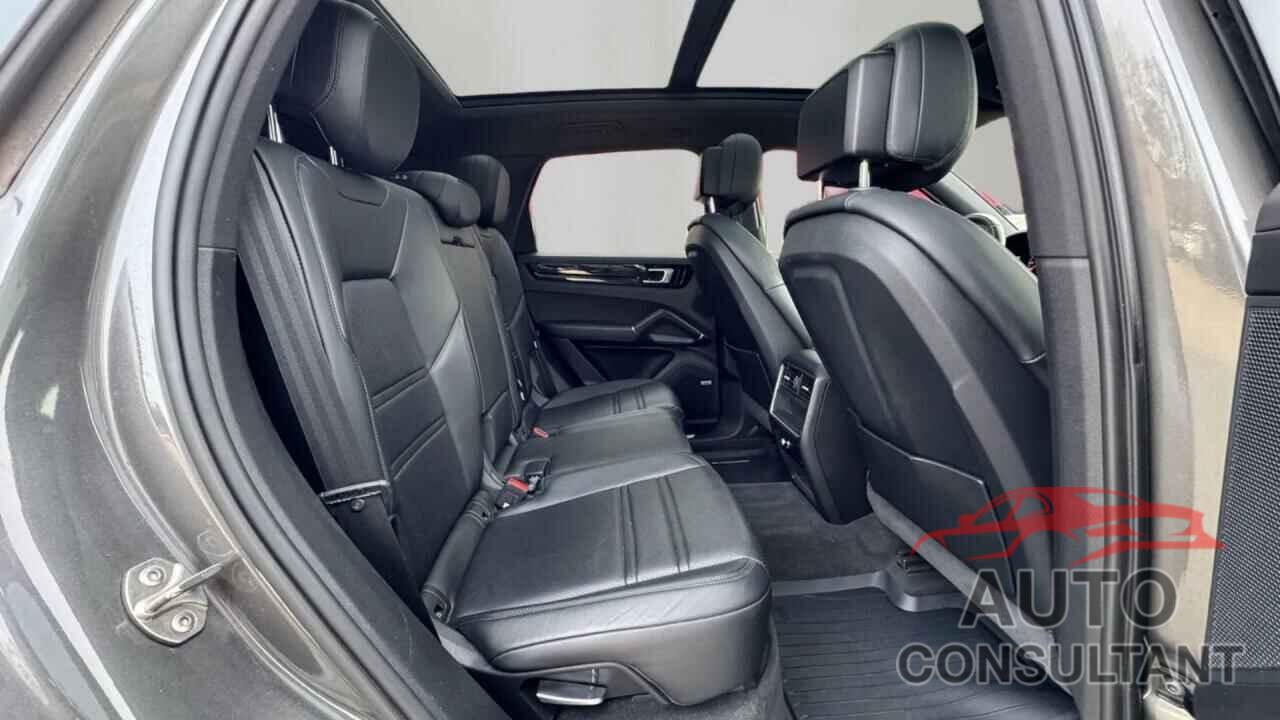 PORSCHE CAYENNE 2019 - WP1AB2AY3KDA63926