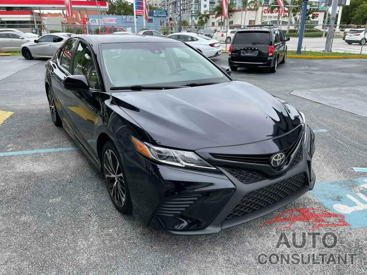 TOYOTA CAMRY 2018 - JTNB11HK5J3019883