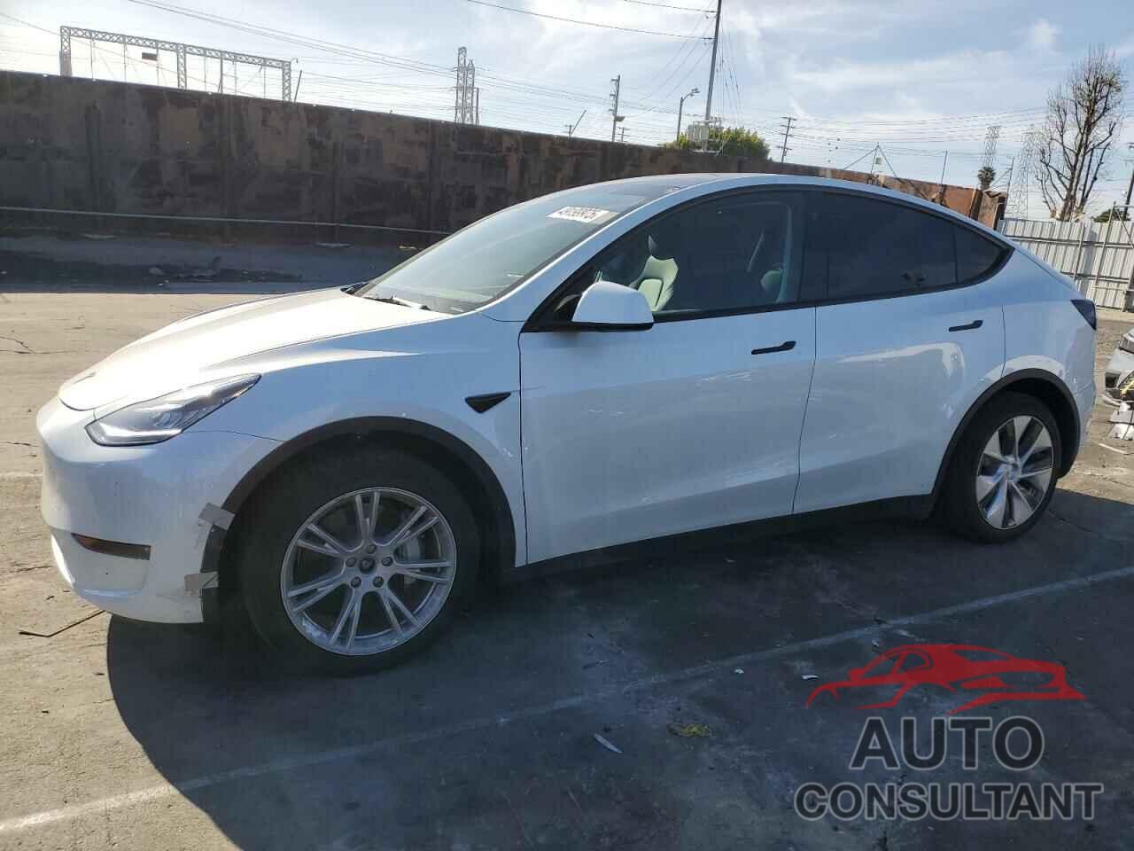 TESLA MODEL Y 2021 - 5YJYGDEE5MF203614