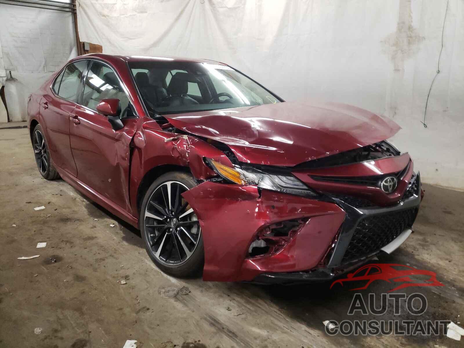 TOYOTA CAMRY 2018 - 4T1B61HKXJU503804