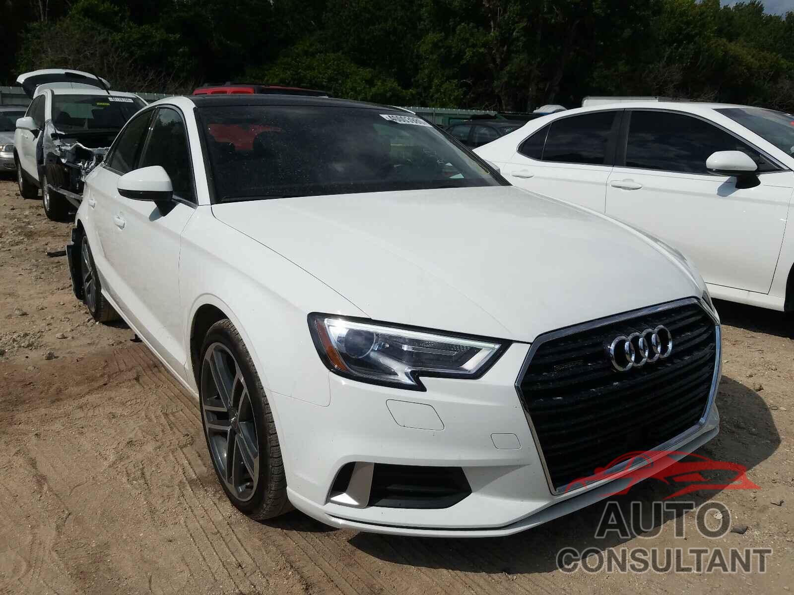 AUDI A3 2019 - WAUBEGFF3KA096585