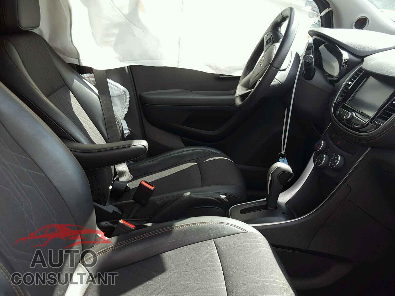 CHEVROLET TRAX 1LT 2017 - 3GNCJLSB3HL155254