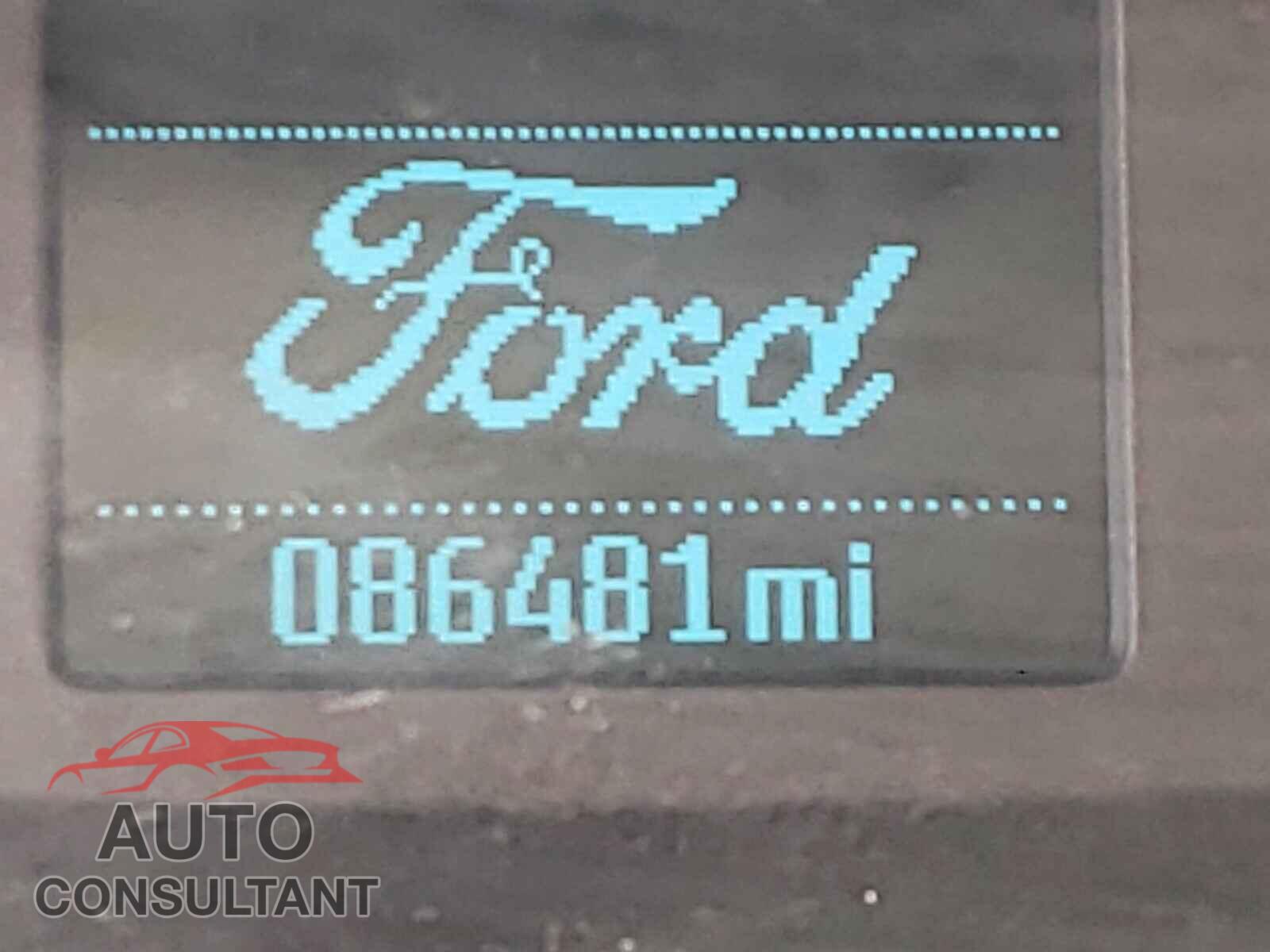 FORD TRANSIT CO 2017 - 1FTYR1YM7HKB00053