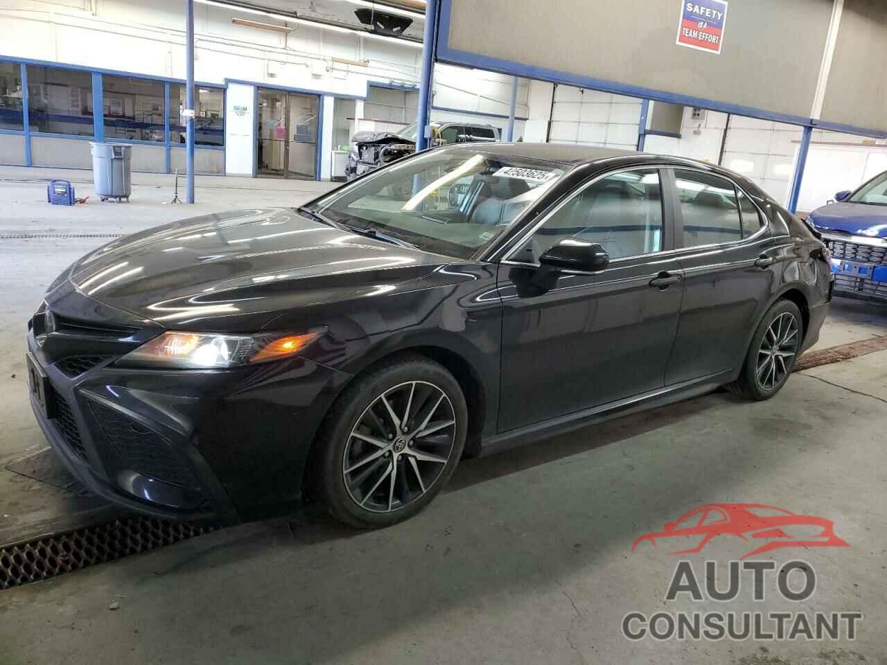 TOYOTA CAMRY 2021 - 4T1G11BK5MU029651