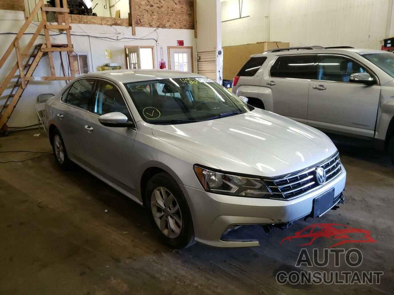 VOLKSWAGEN PASSAT 2017 - 1VWAT7A38HC045935