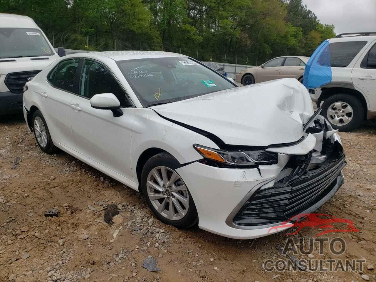 TOYOTA CAMRY 2022 - 4T1C11AK3NU664269