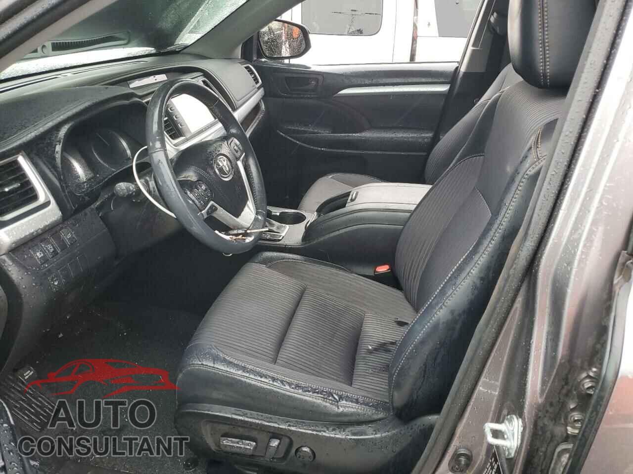TOYOTA HIGHLANDER 2017 - 5TDBZRFH0HS449090