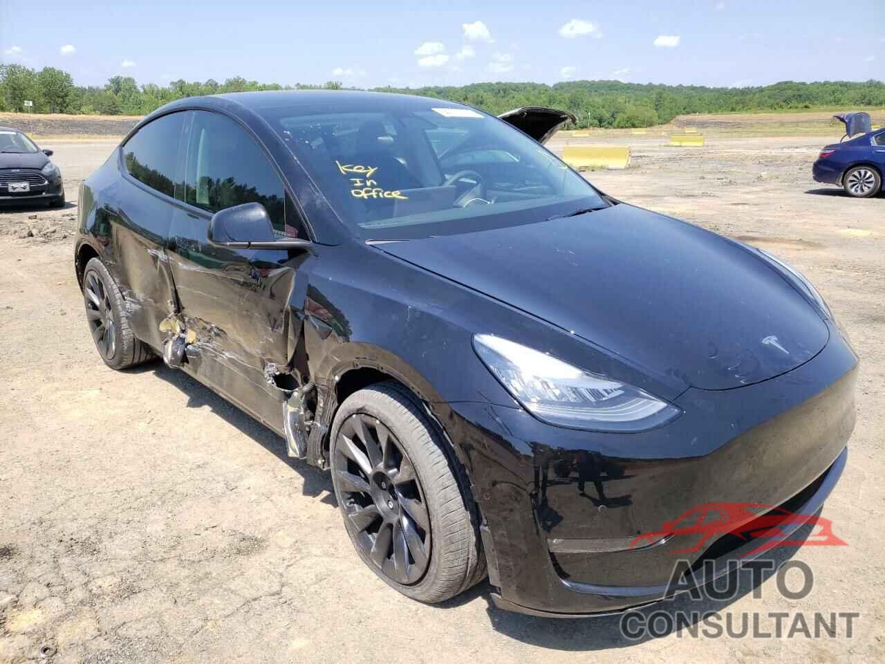 TESLA MODEL Y 2021 - 5YJYGDEE0MF125744