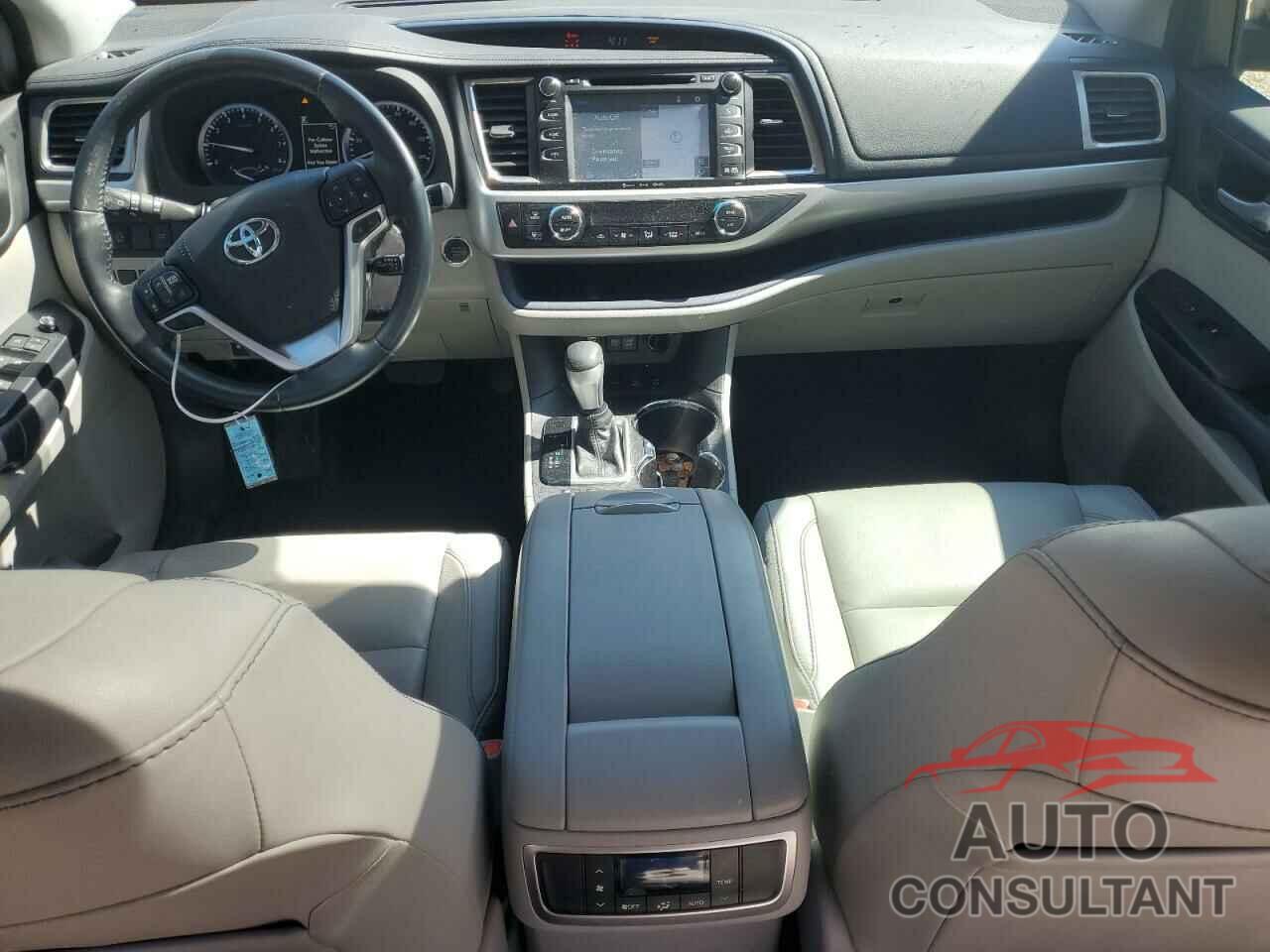 TOYOTA HIGHLANDER 2018 - 5TDJZRFH5JS857148