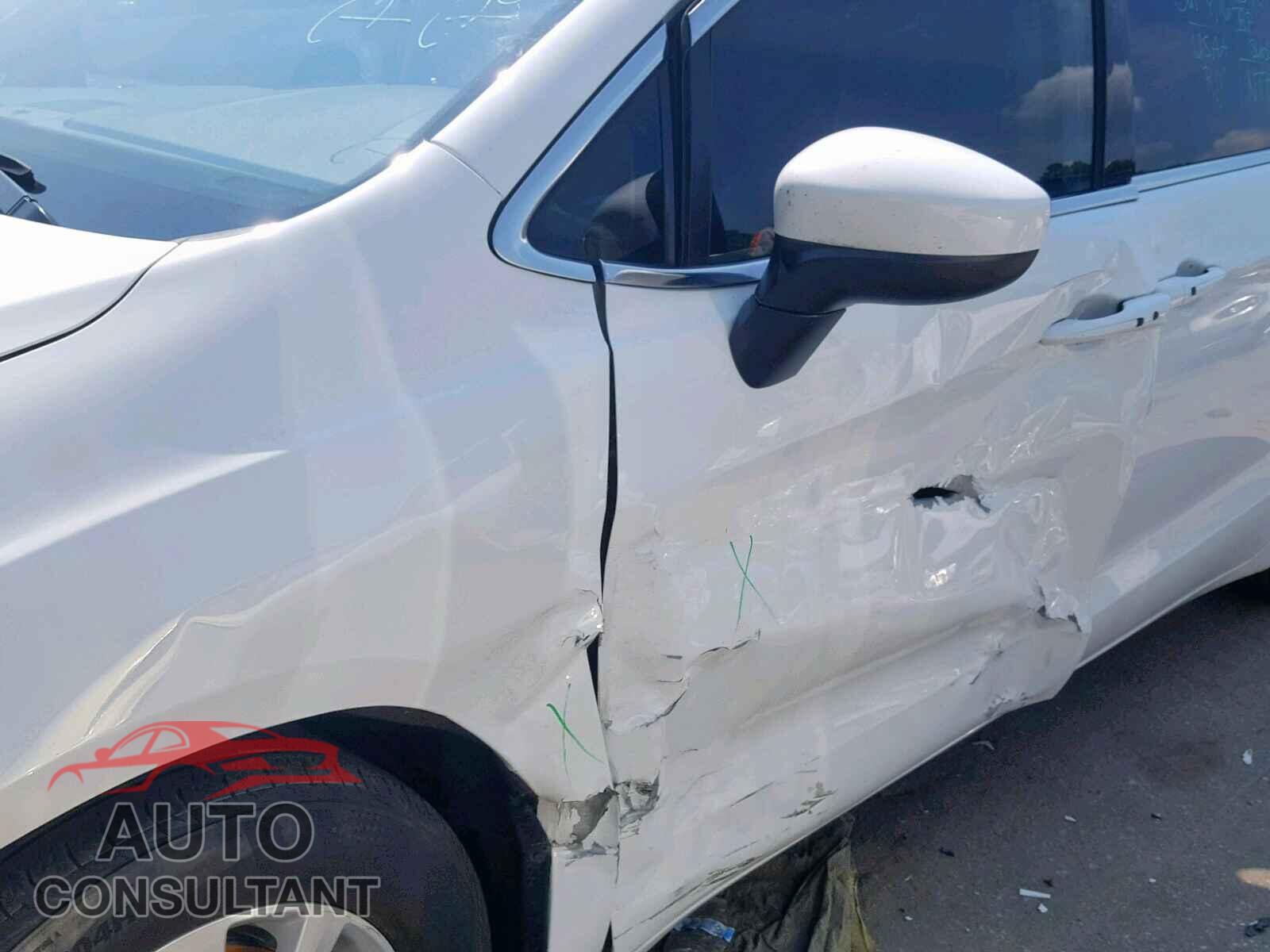 CHRYSLER PACIFICA T 2017 - 2C4RC1DG4HR721564