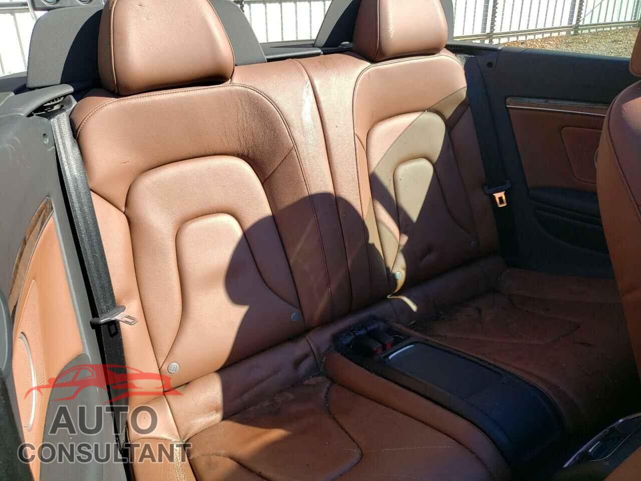 AUDI A5 2011 - WAULFAFH9BN006719