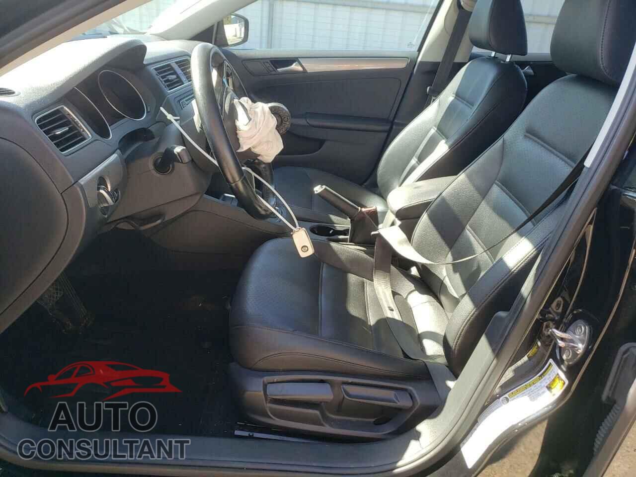 VOLKSWAGEN JETTA 2017 - 3VWDB7AJ9HM402004