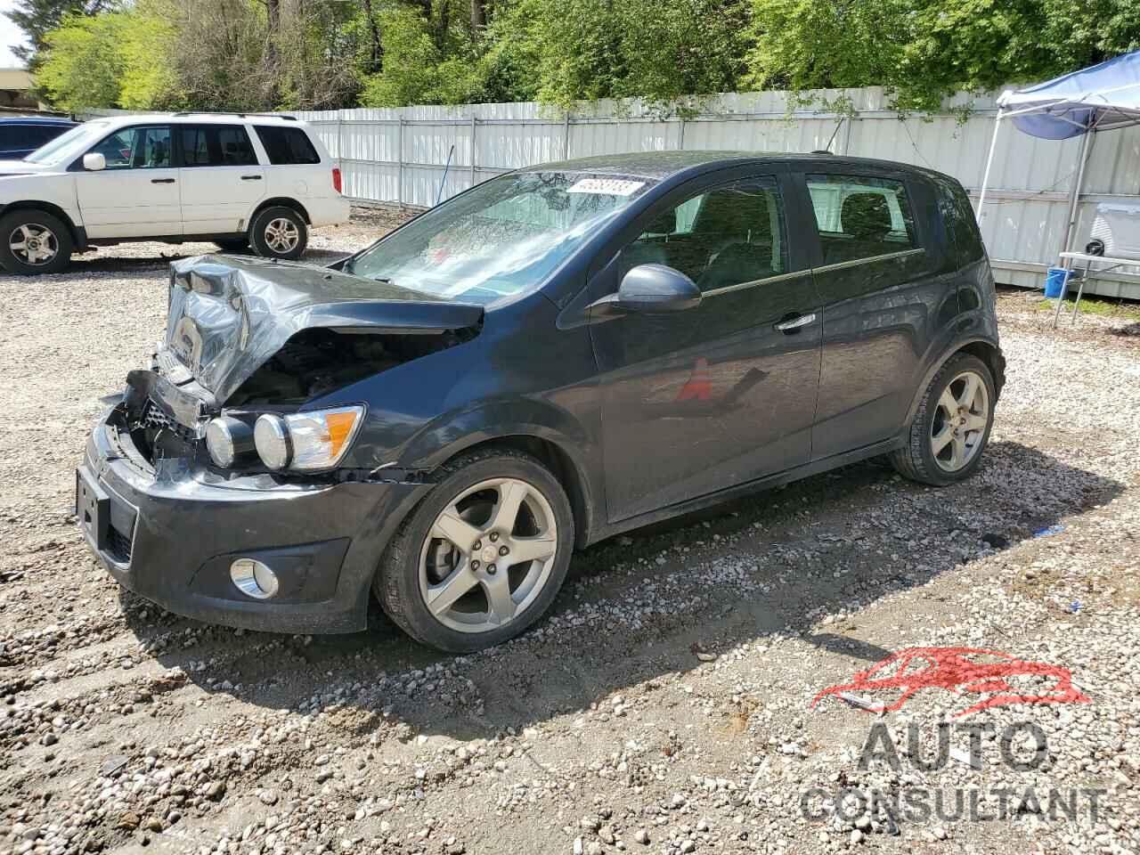 CHEVROLET SONIC 2015 - 1G1JE6SB6F4211334