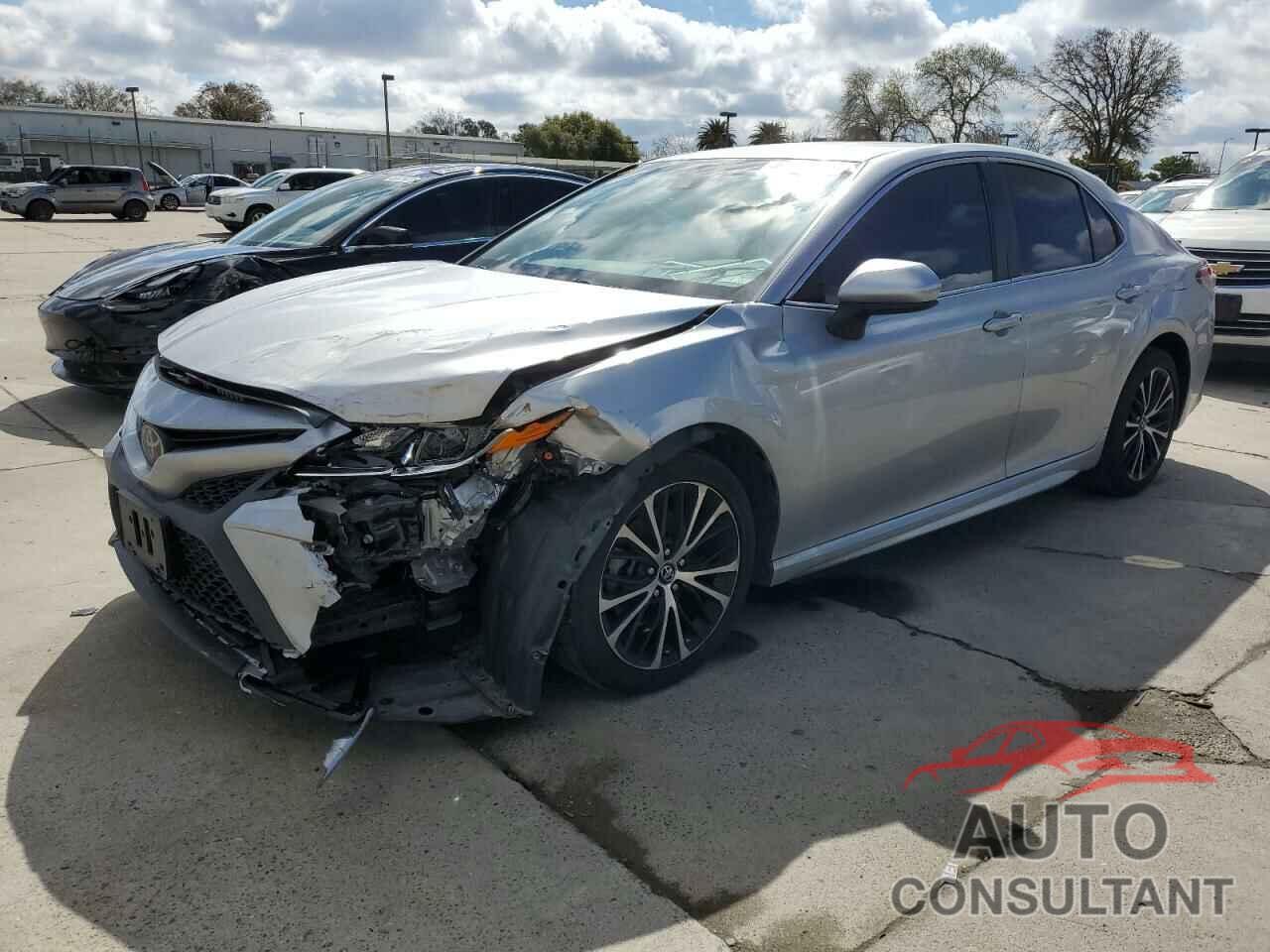 TOYOTA CAMRY 2018 - 4T1B11HK9JU597396