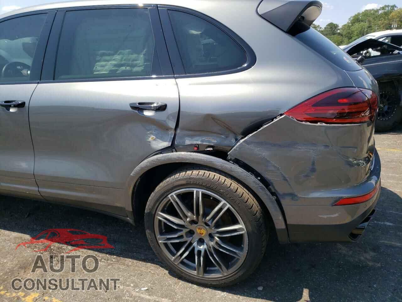 PORSCHE CAYENNE 2018 - WP1AA2A21JKA04785