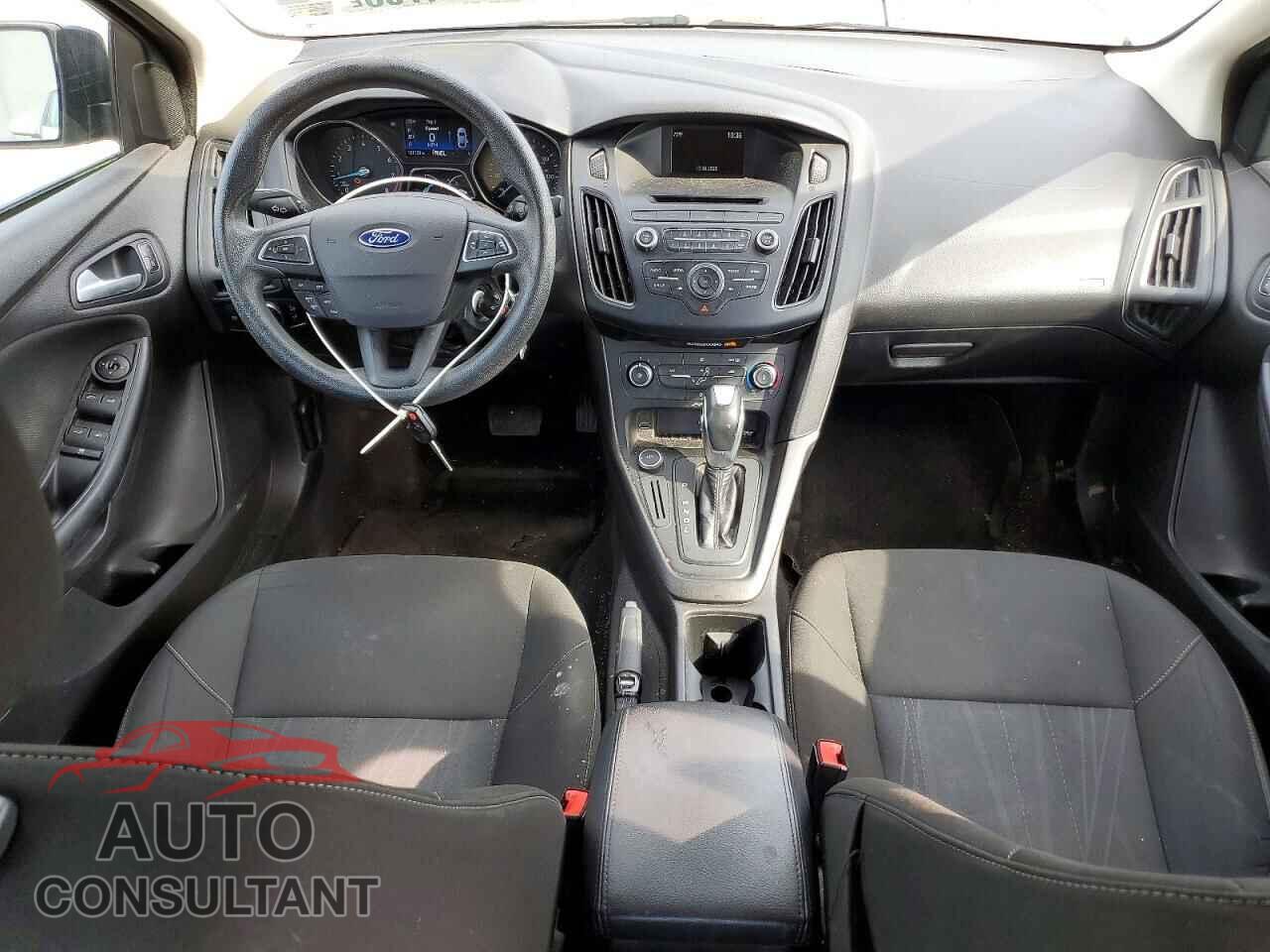 FORD FOCUS 2015 - 1FADP3F21FL209381