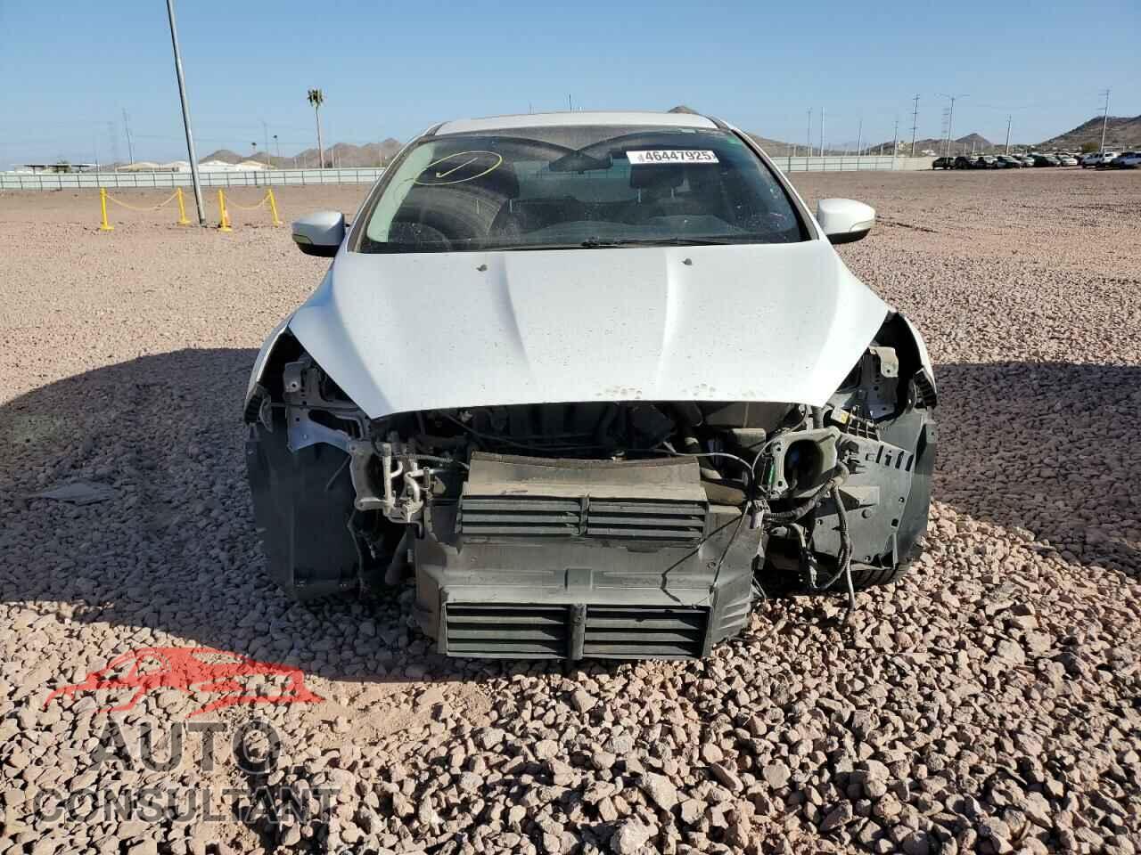 FORD FOCUS 2015 - 1FADP3K2XFL342291