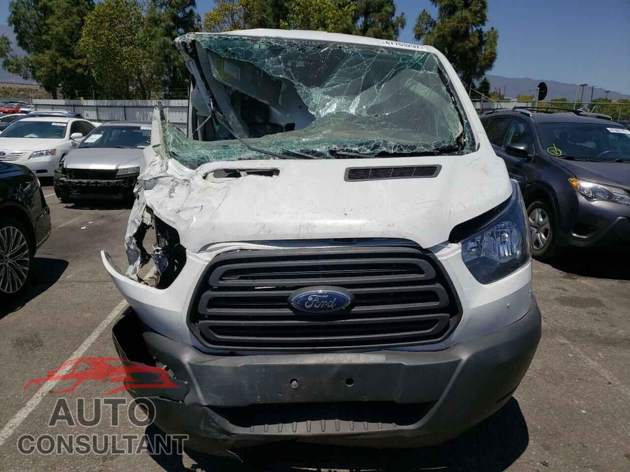 FORD TRANSIT CO 2017 - 1FTYE1YM5HKA60258