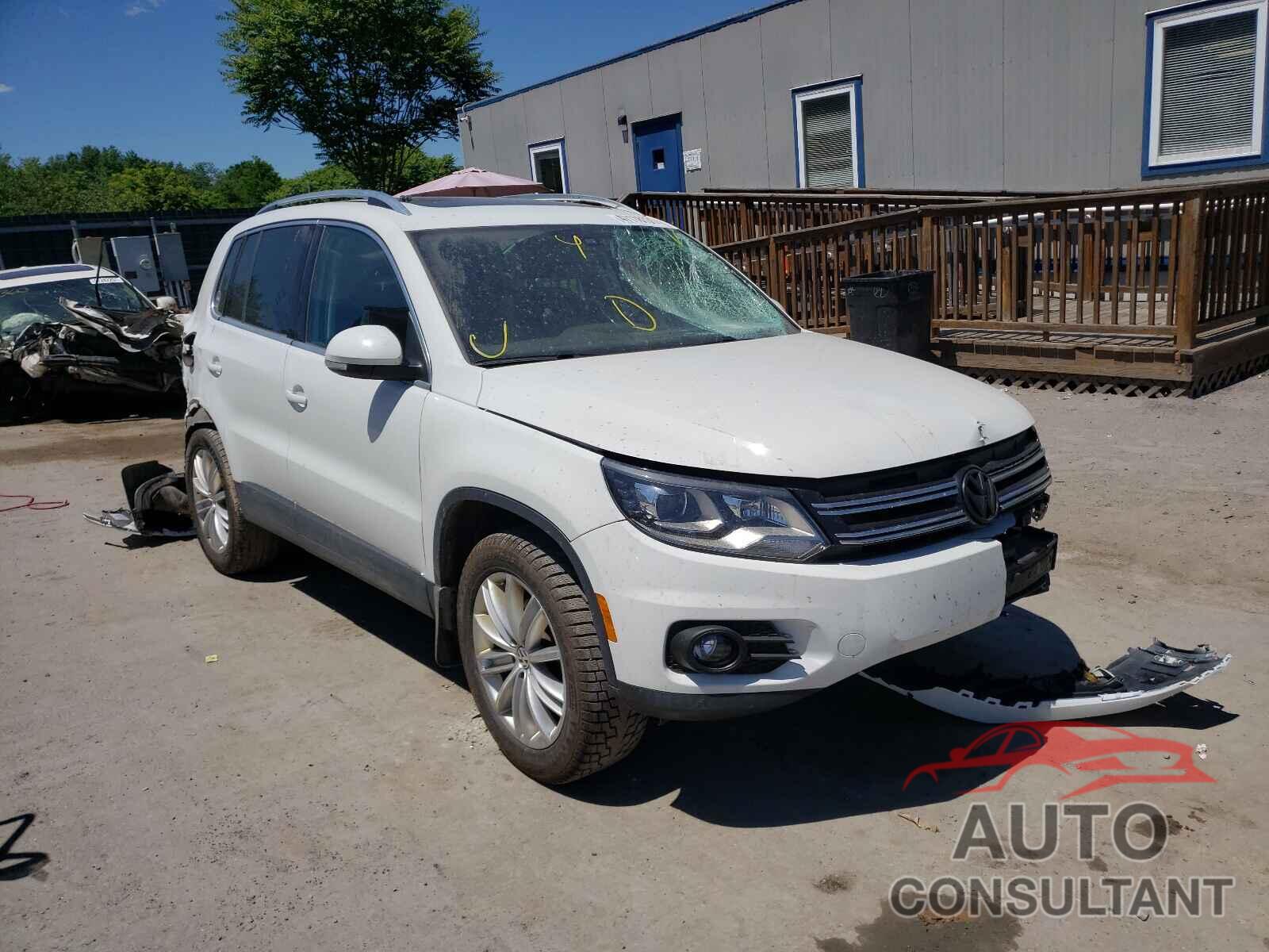 VOLKSWAGEN TIGUAN 2016 - WVGBV7AXXGW564014
