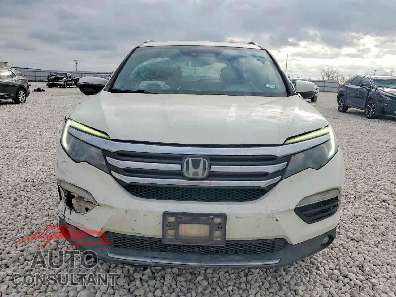HONDA PILOT 2018 - 5FNYF6H97JB018778
