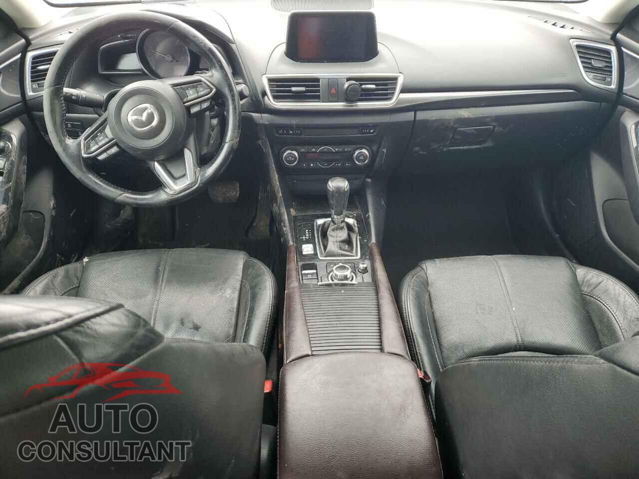 MAZDA 3 2018 - 3MZBN1W31JM257598