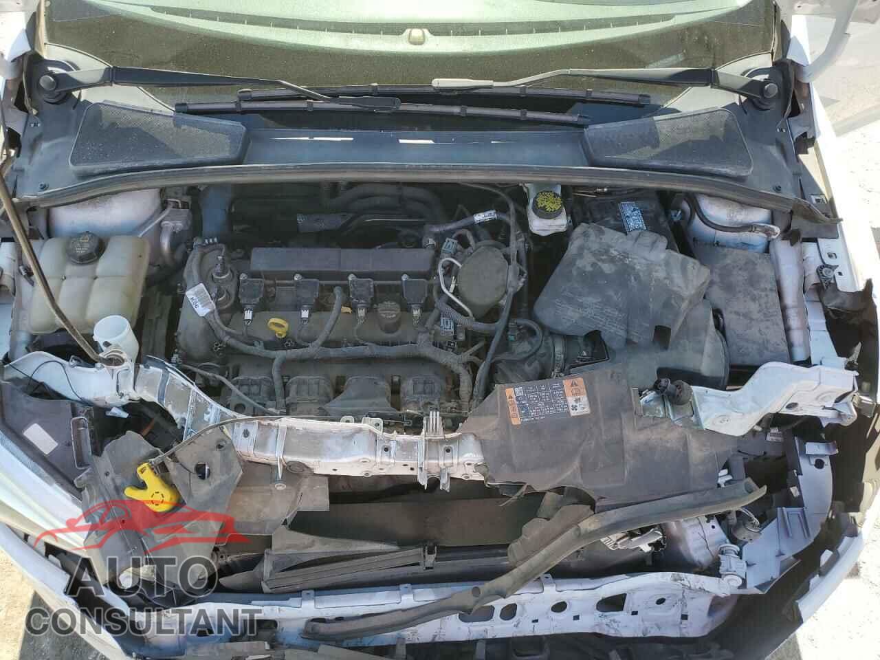 FORD FOCUS 2016 - 1FADP3E21GL254632