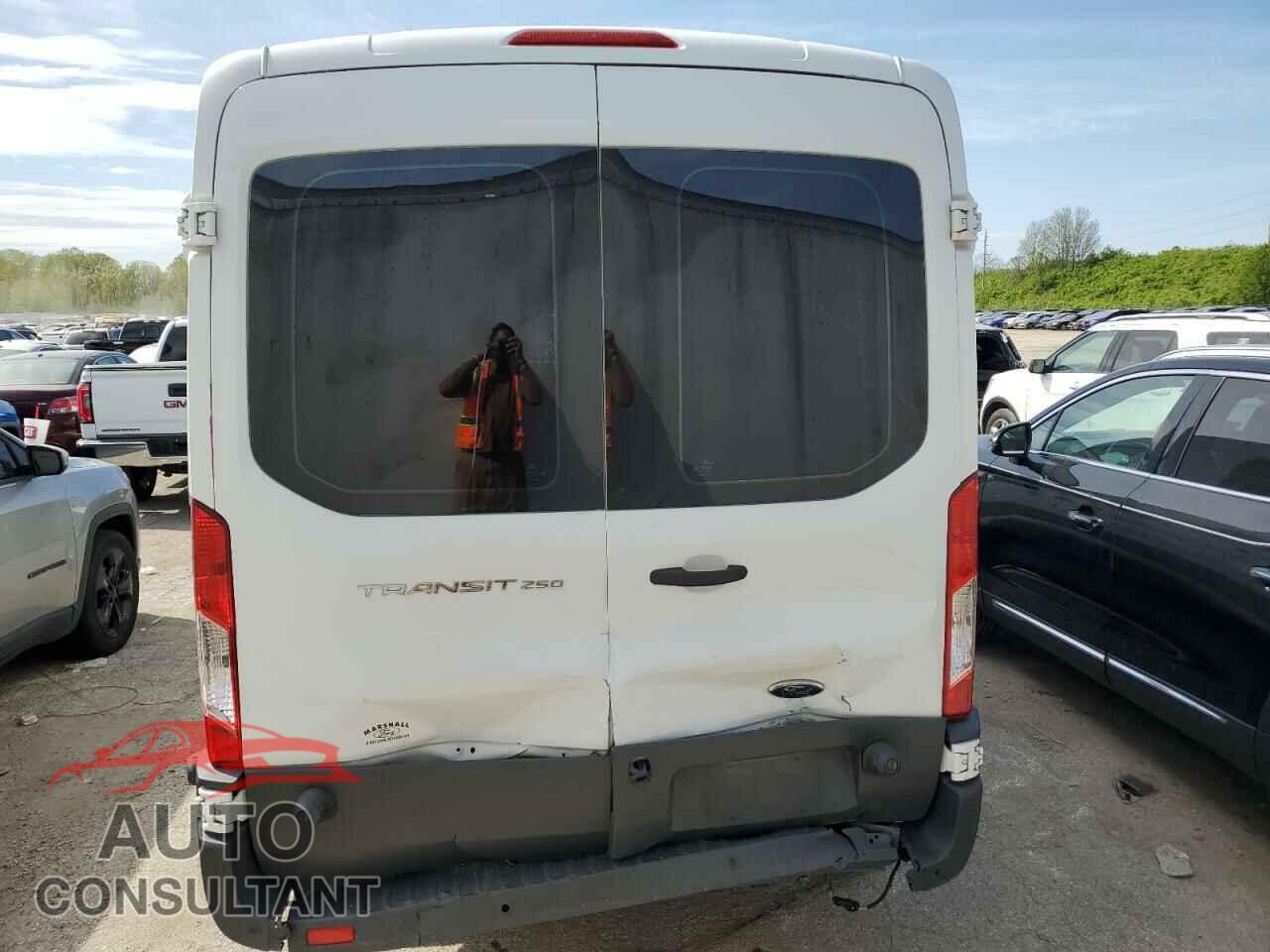 FORD TRANSIT 2017 - 1FTYR2DM6HKA02191