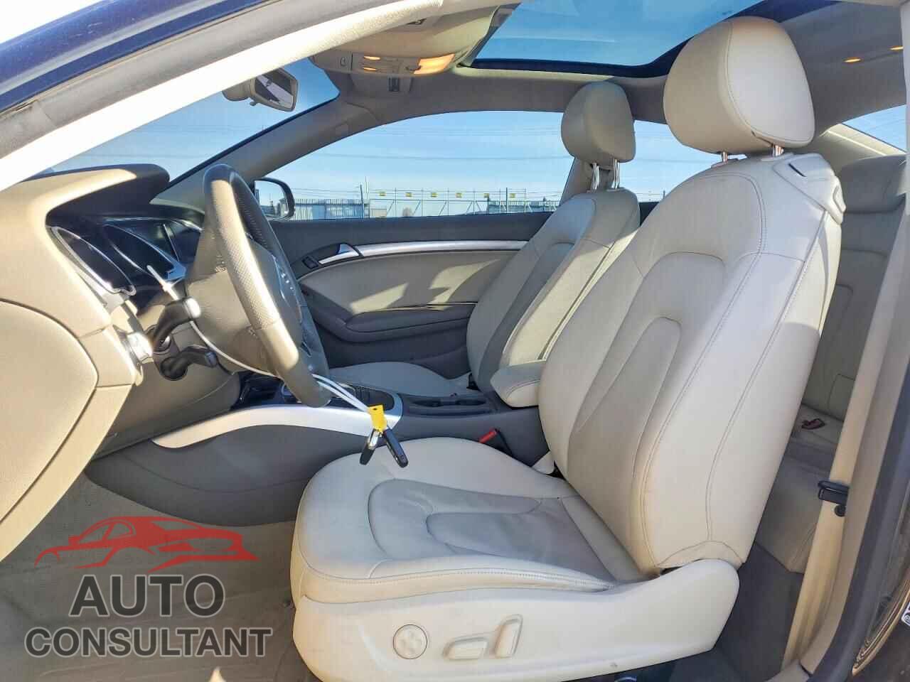 AUDI A5 2012 - WAUCFAFR9CA005183