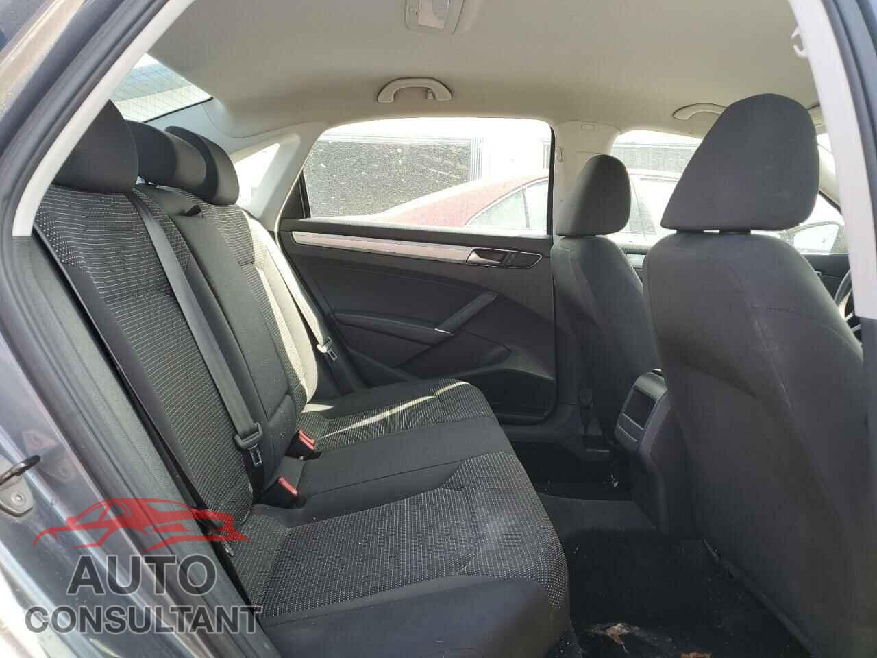 VOLKSWAGEN PASSAT 2016 - 1VWAT7A31GC054054
