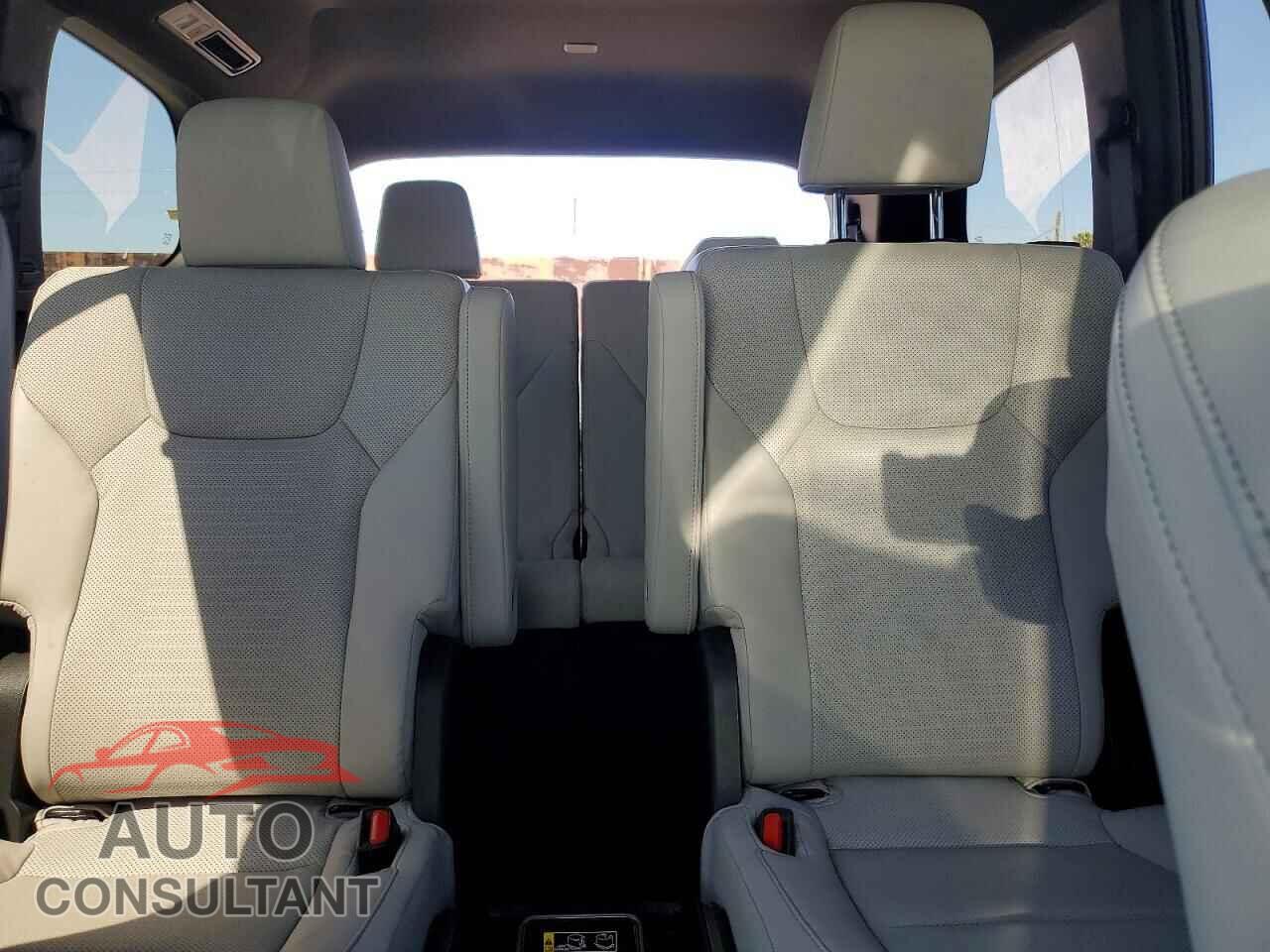 LEXUS UNKNOWN 2026 - 5TDAAAA6XTS018128