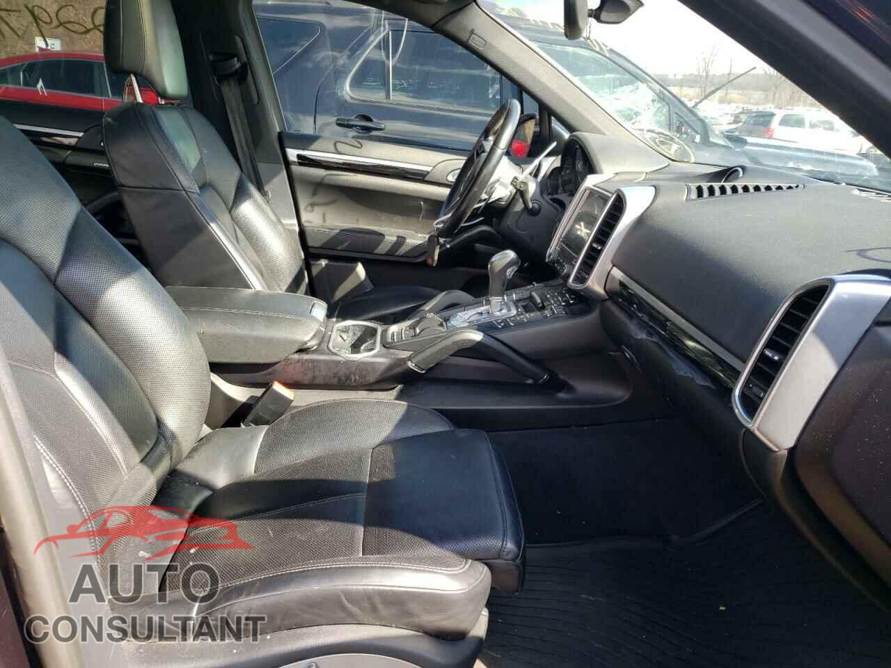 PORSCHE CAYENNE 2018 - WP1AA2A2XJKA00329