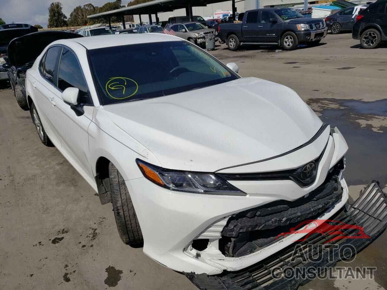 TOYOTA CAMRY 2018 - 4T1B11HK1JU158998