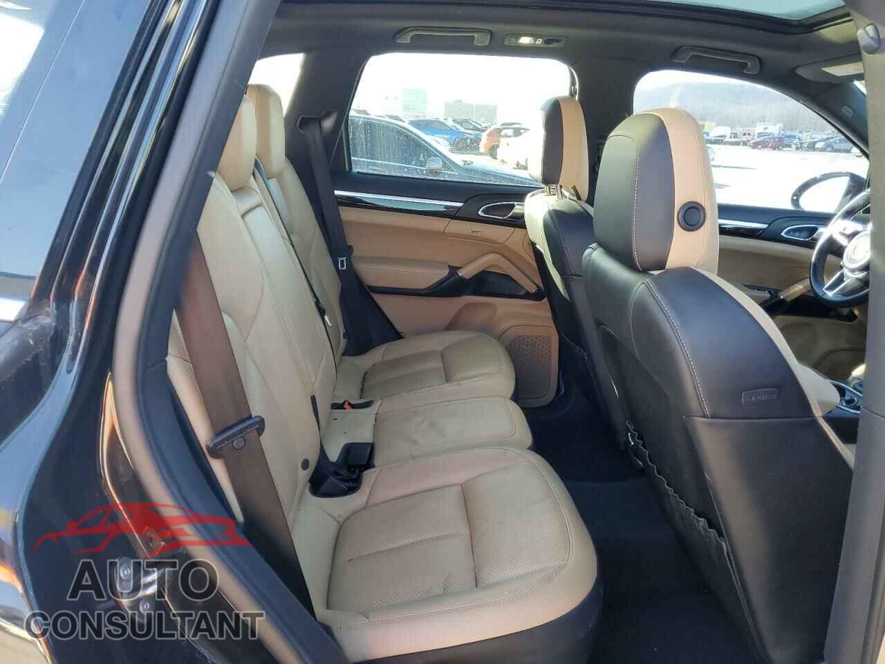 PORSCHE CAYENNE 2016 - WP1AA2A28GLA06410
