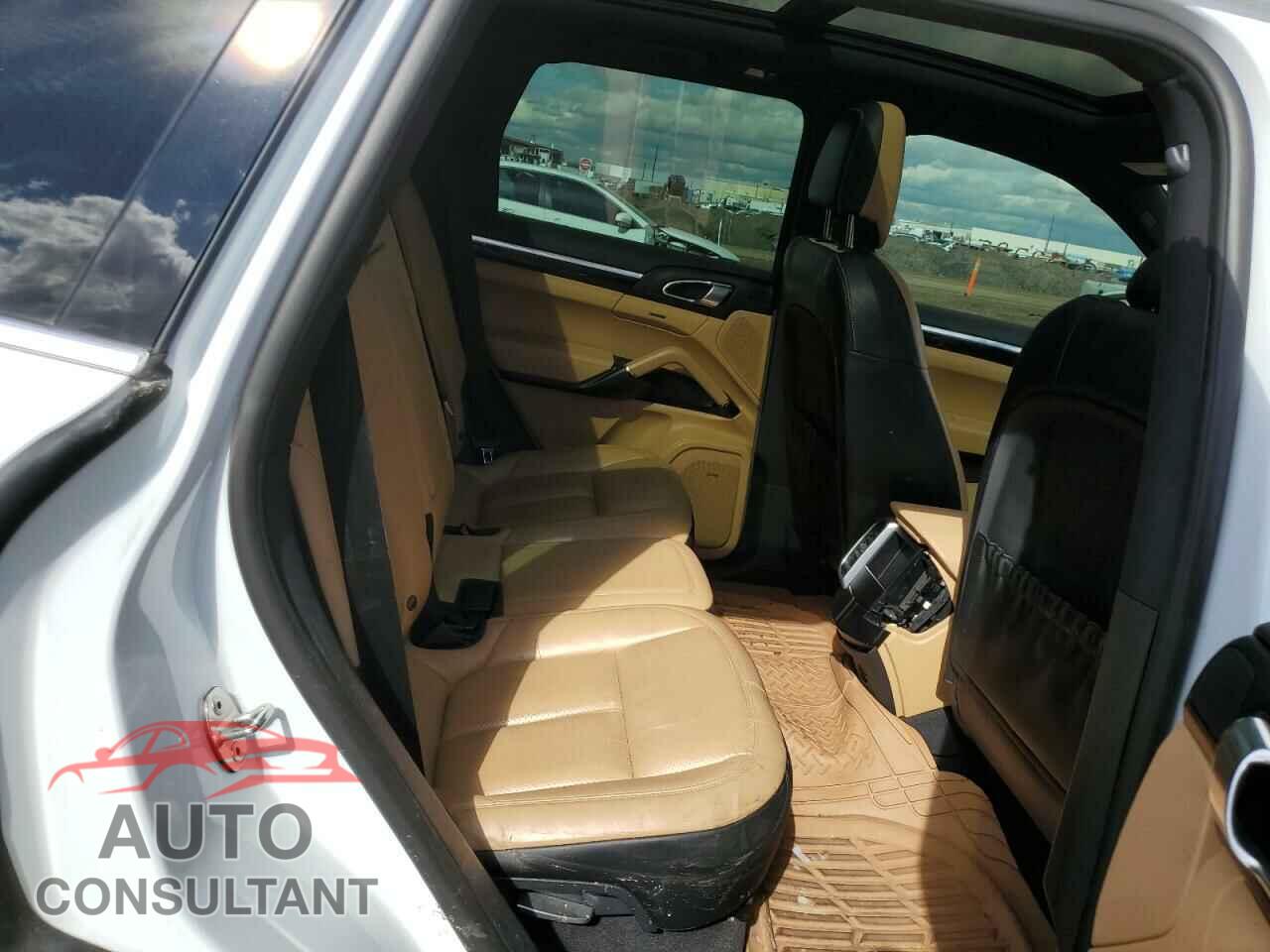 PORSCHE CAYENNE 2017 - WP1AB2A2XHLA53484