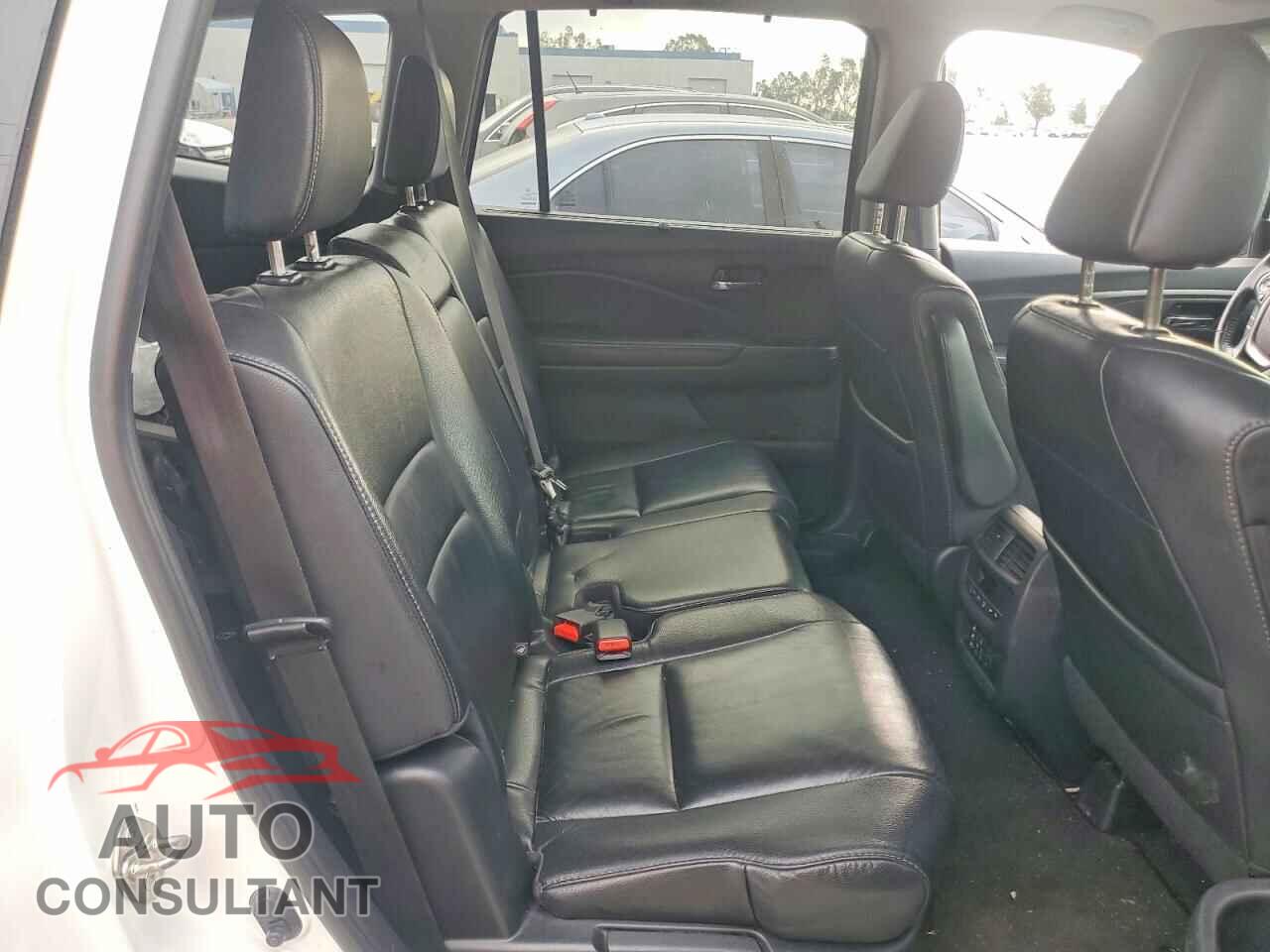 HONDA PILOT 2018 - 5FNYF5H80JB022012