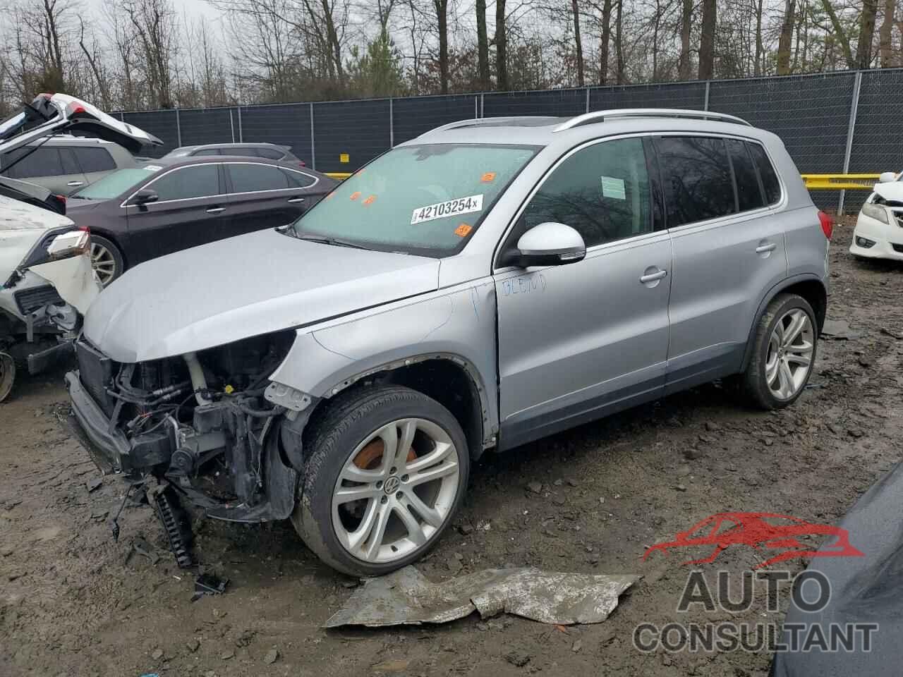 VOLKSWAGEN TIGUAN 2016 - WVGAV7AX7GW521357