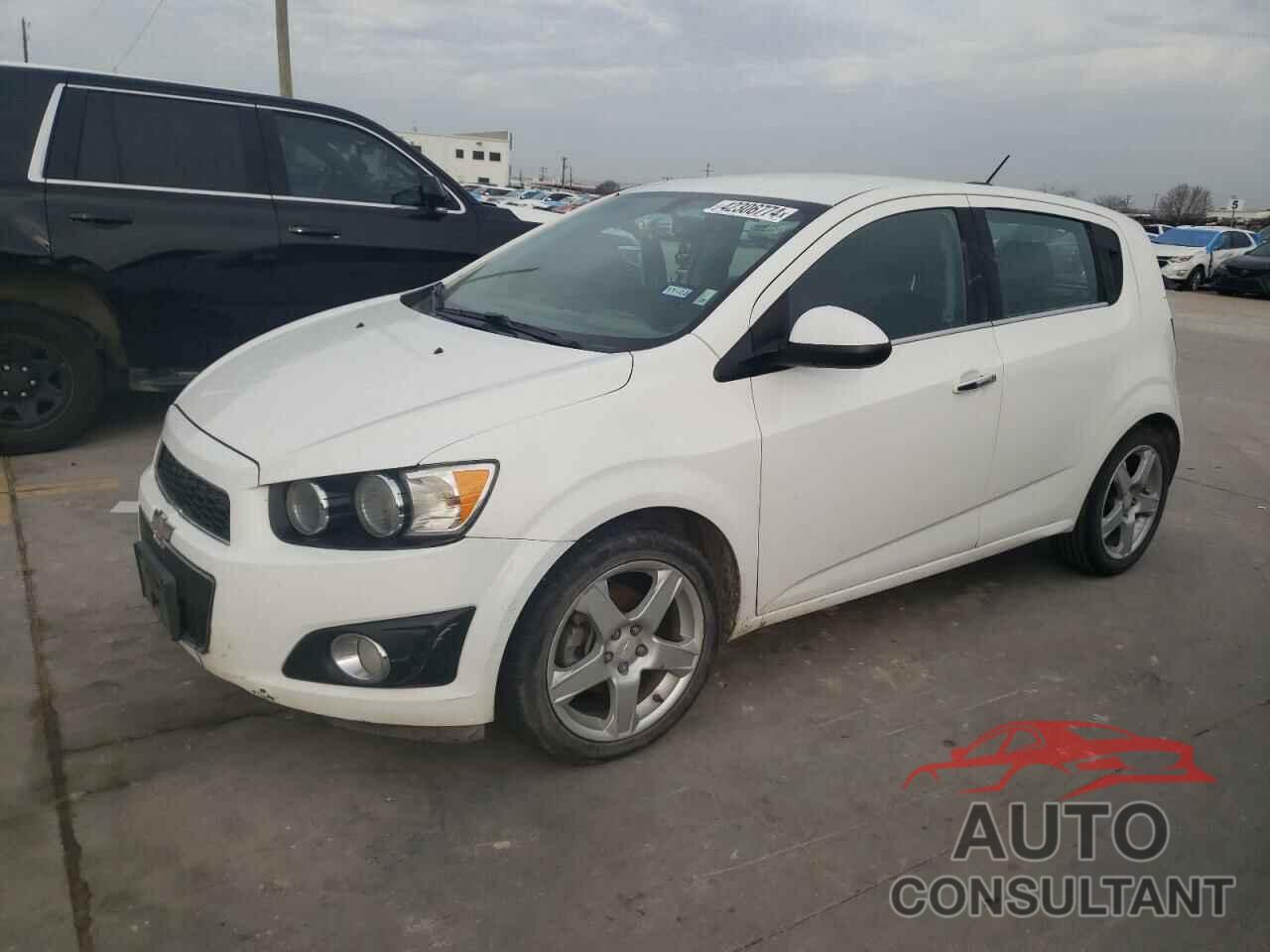 CHEVROLET SONIC 2016 - 1G1JE6SB3G4137078