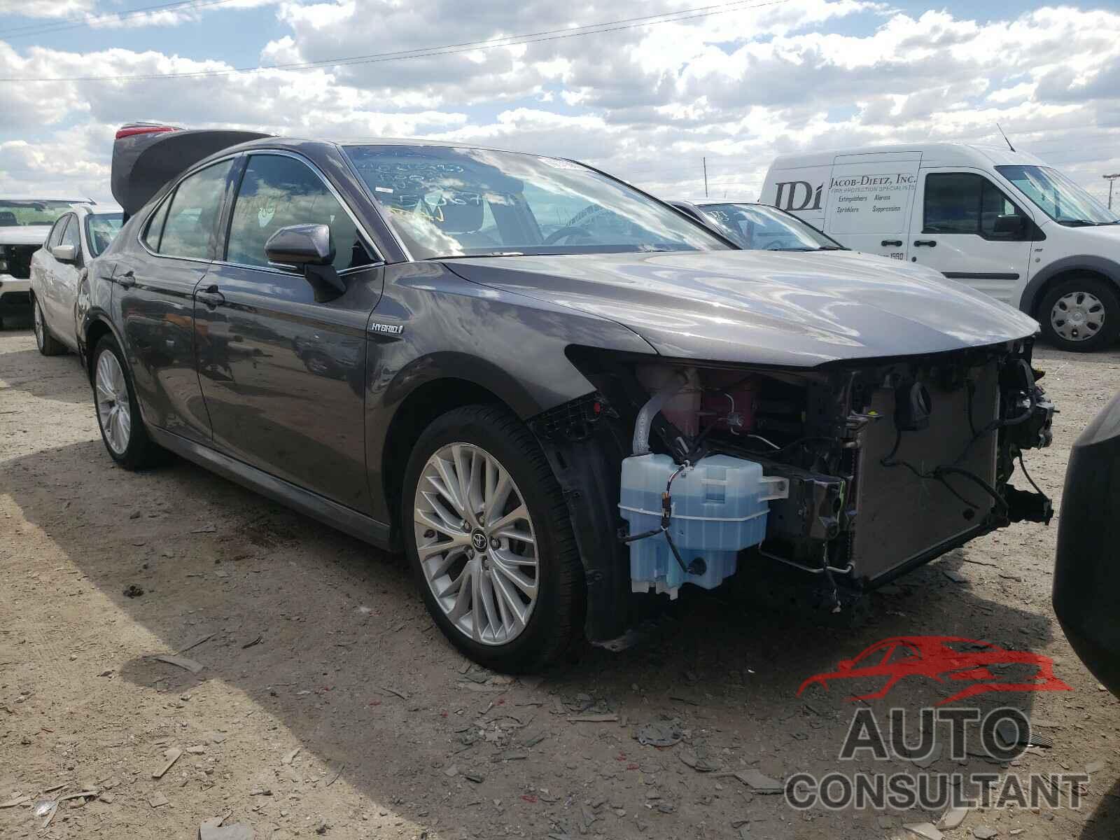 TOYOTA CAMRY 2018 - 4T1B21HK9JU506771
