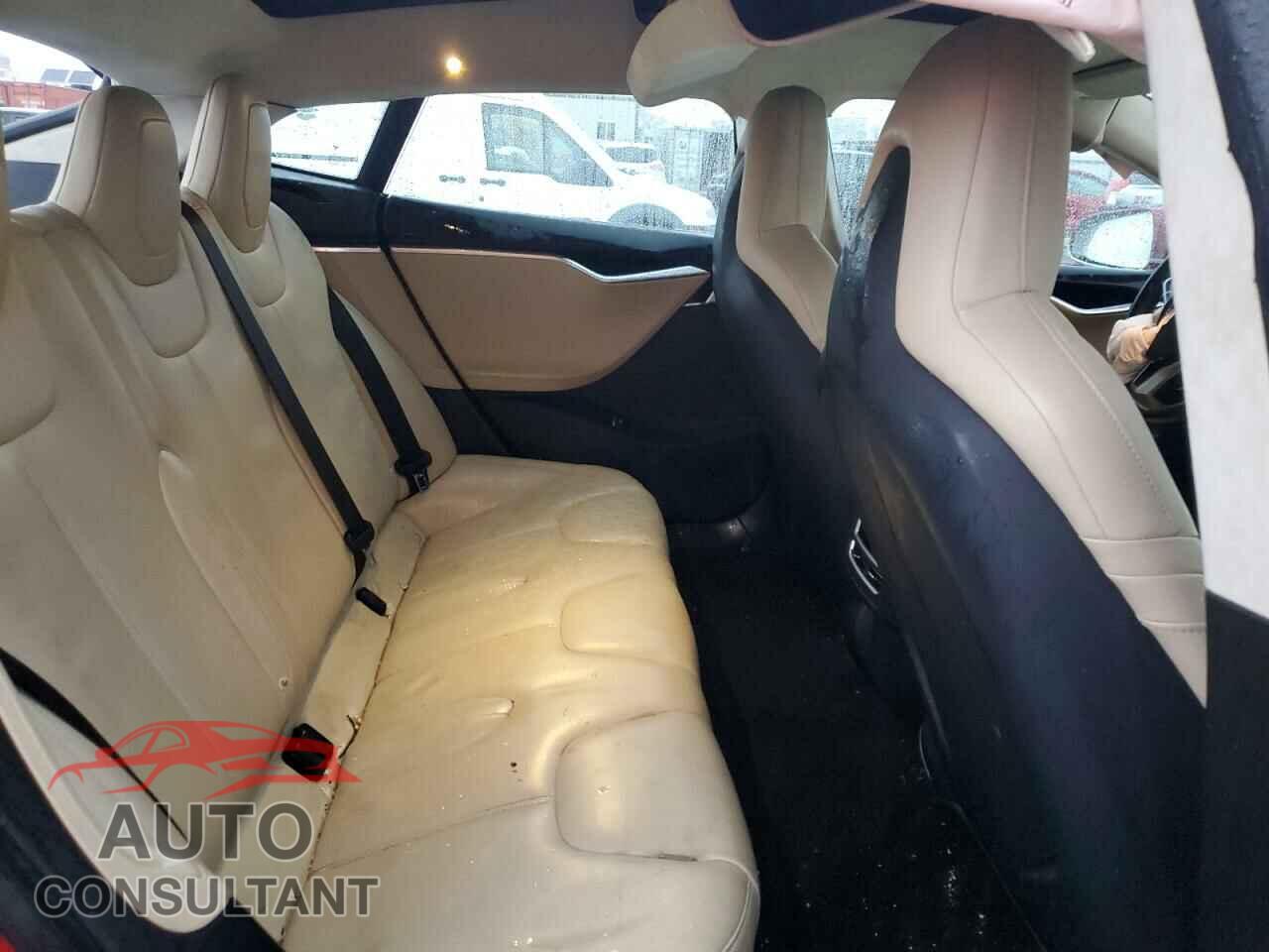 TESLA MODEL S 2015 - 5YJSA1E26FF115945
