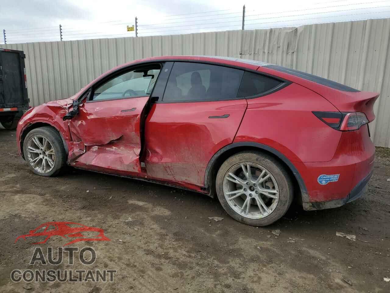 TESLA MODEL Y 2021 - 5YJYGDED4MF132977
