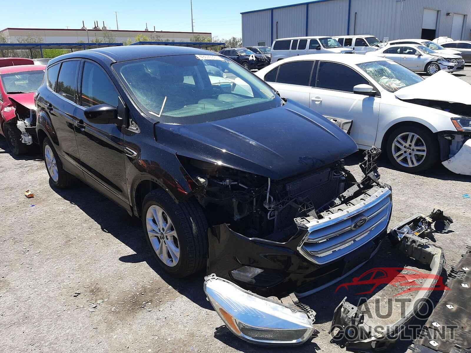 FORD ESCAPE 2017 - 1FMCU0GD3HUC67658