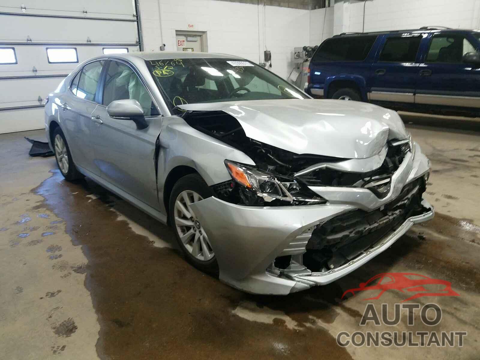 TOYOTA CAMRY 2018 - 4T1B11HK5JU050089
