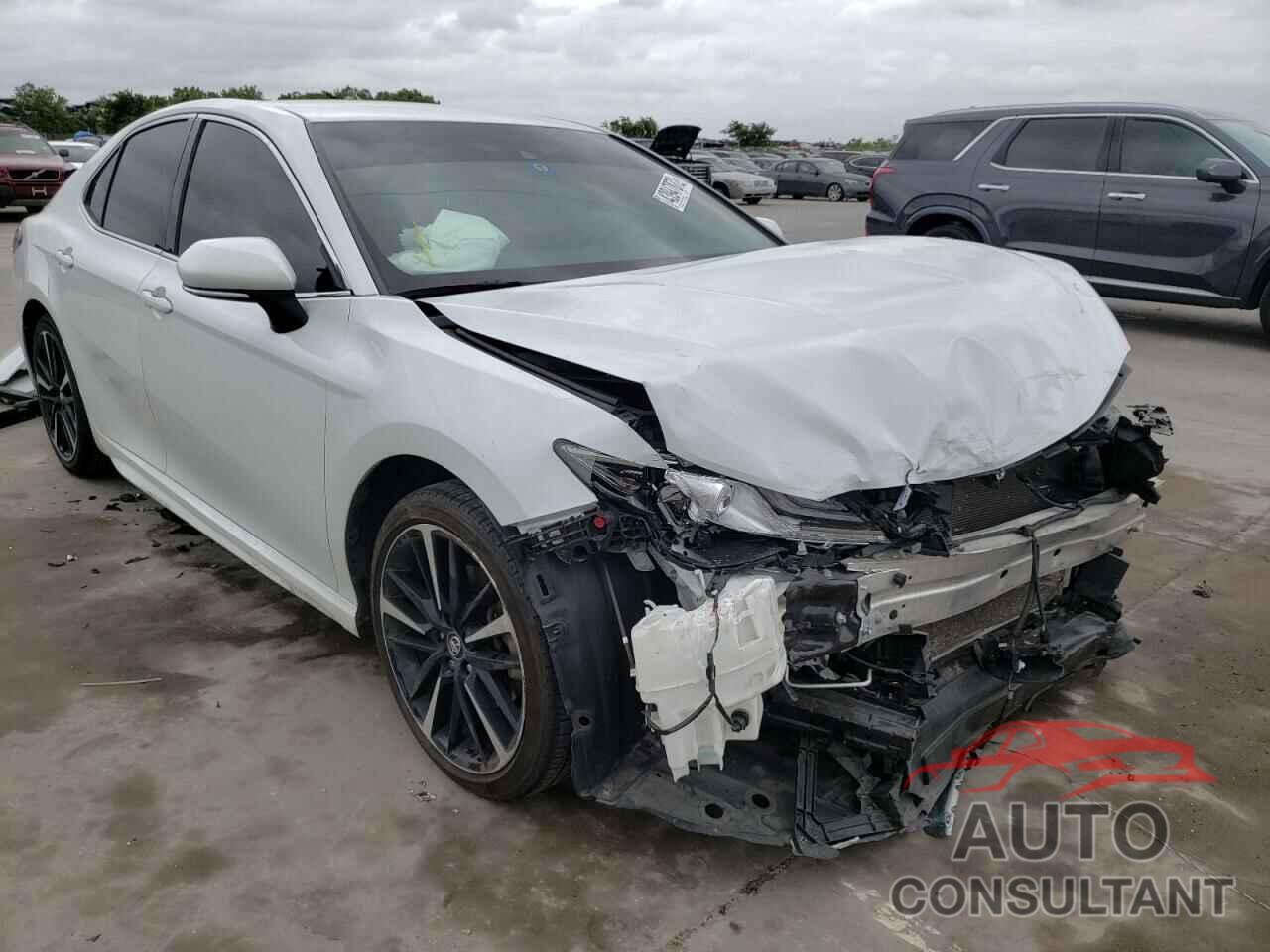 TOYOTA CAMRY 2018 - 4T1B61HK6JU039507