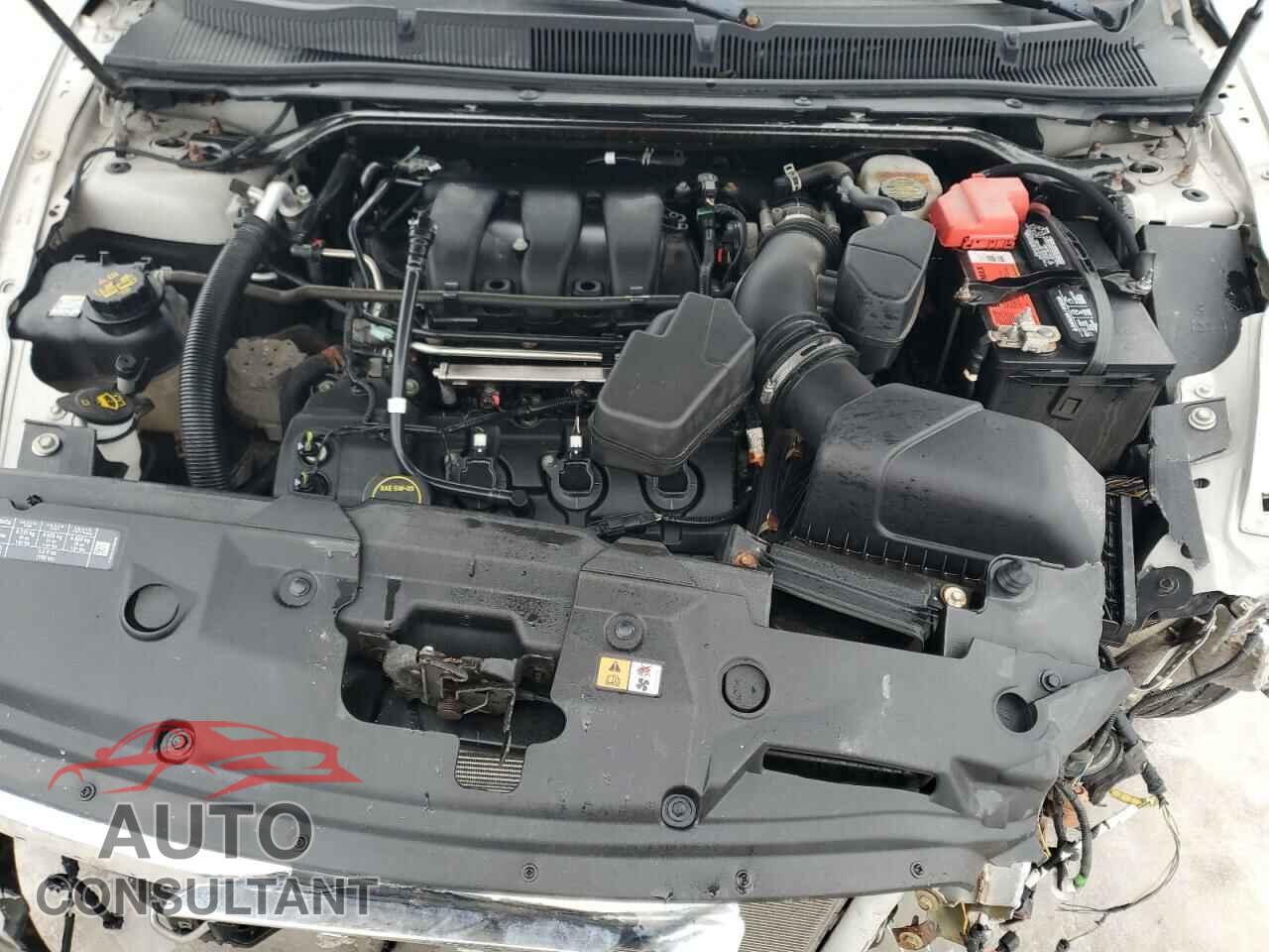 FORD TAURUS 2018 - 1FAHP2E86JG129741