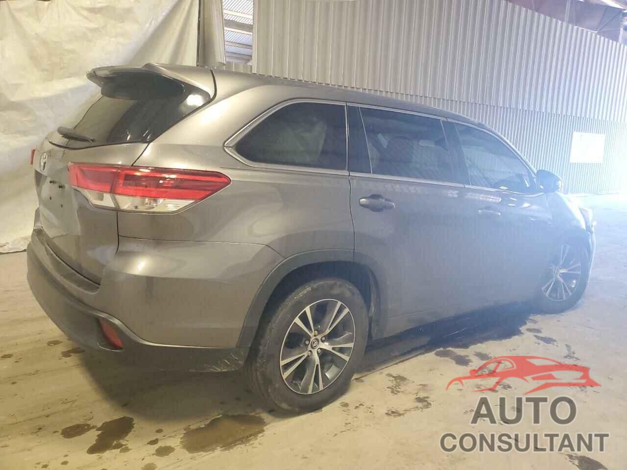 TOYOTA HIGHLANDER 2018 - 5TDZARFH7JS039723