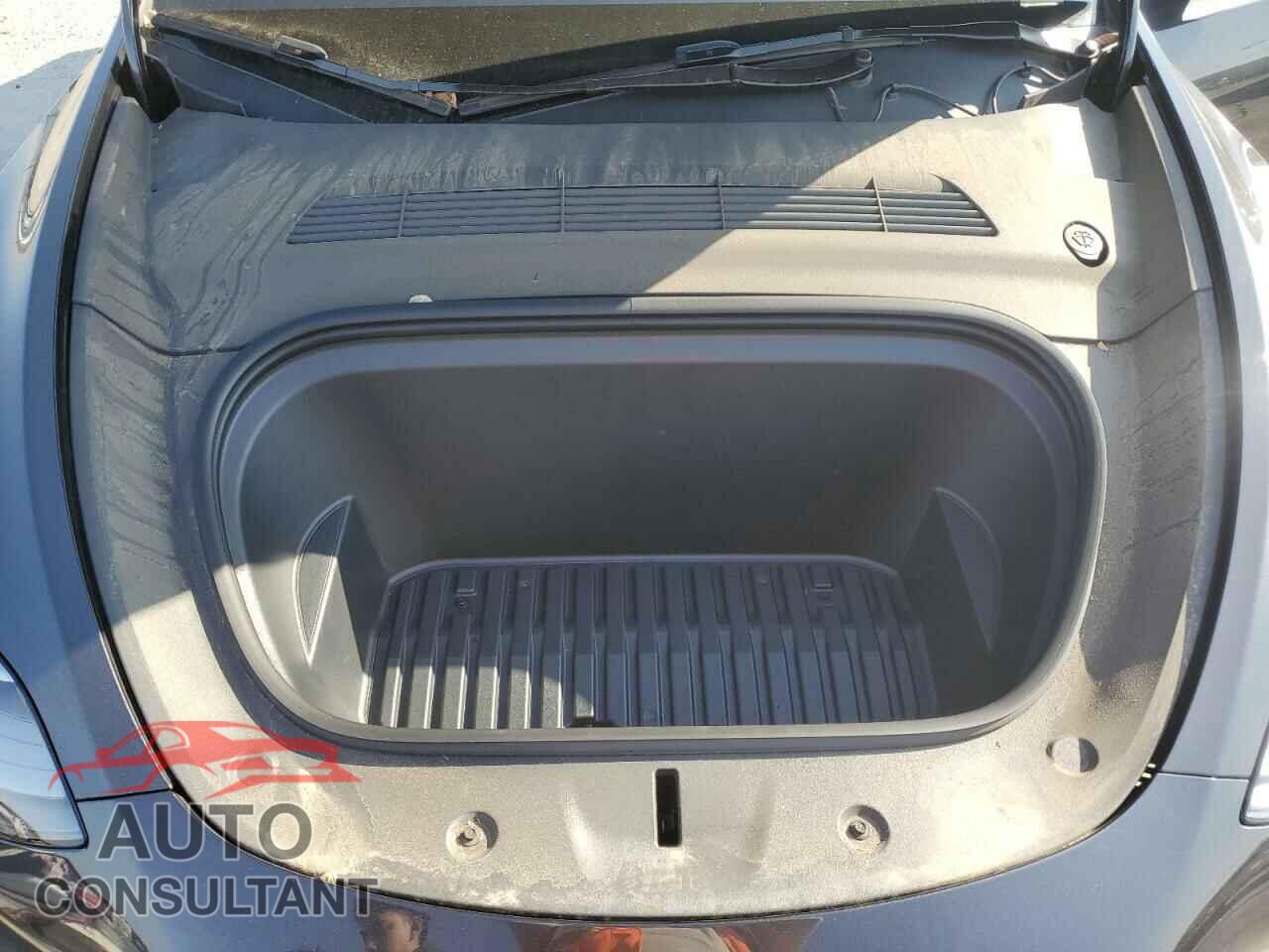 TESLA MODEL Y 2024 - 7SAYGDEE5RF005285