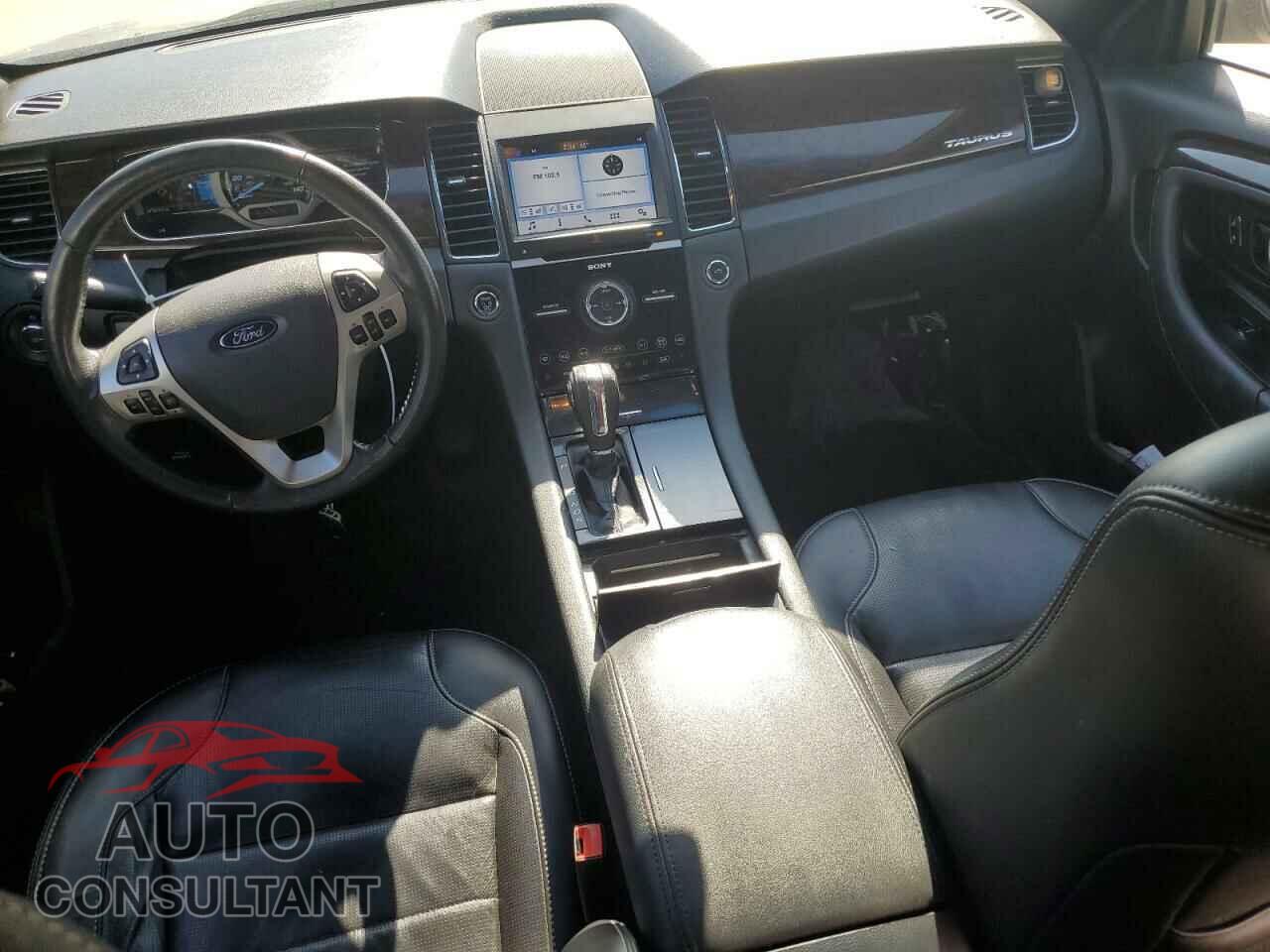 FORD TAURUS 2019 - 1FAHP2F80KG106696