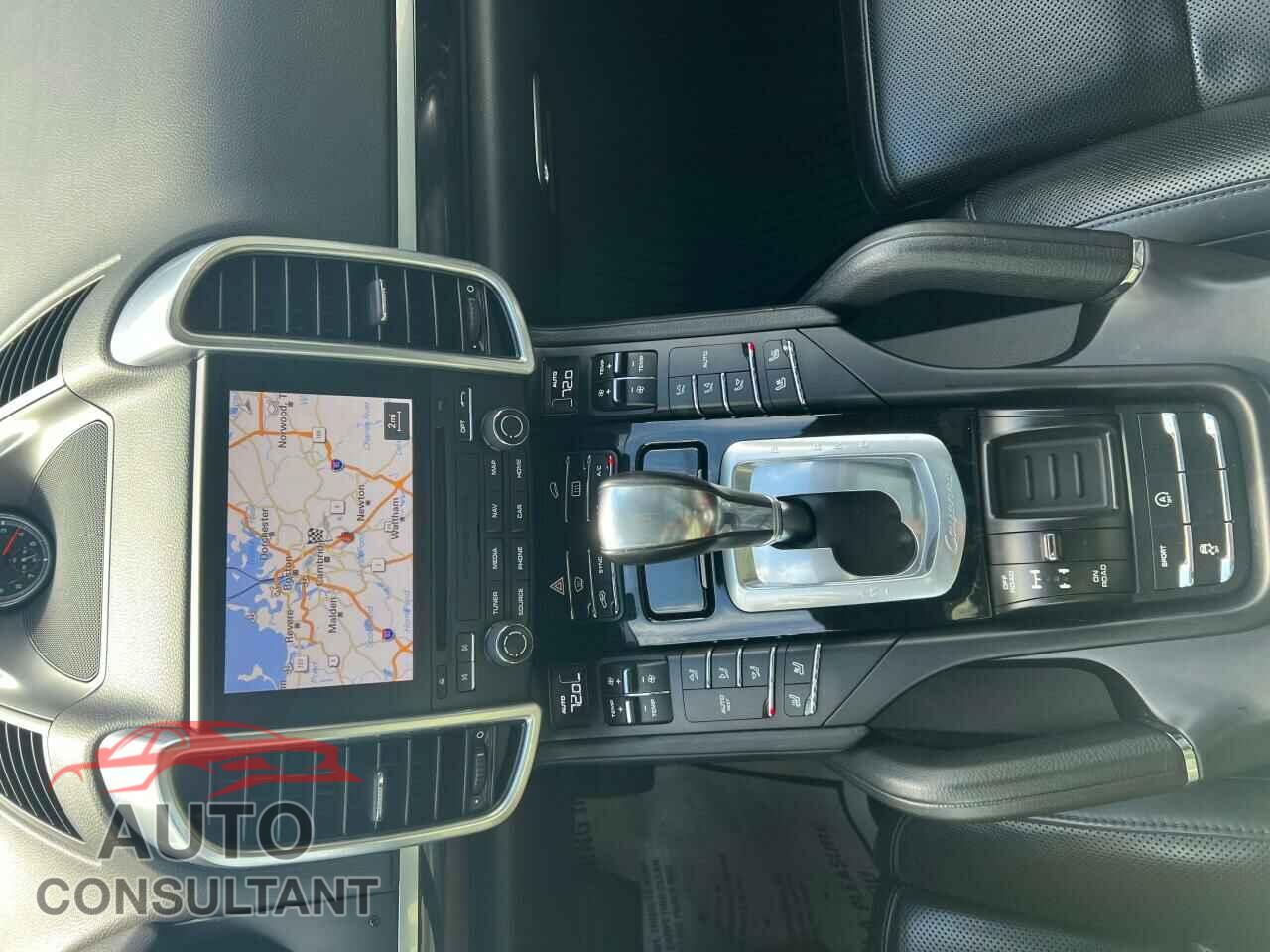 PORSCHE CAYENNE 2017 - WP1AA2A22HKA88058