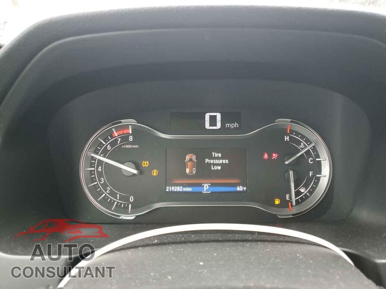 HONDA PILOT 2017 - 5FNYF5H51HB040874